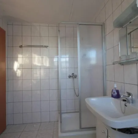 Flori - Ferienzimmer Im Haus Schulz-mann Mit Blick Zum Dornbusch, In *