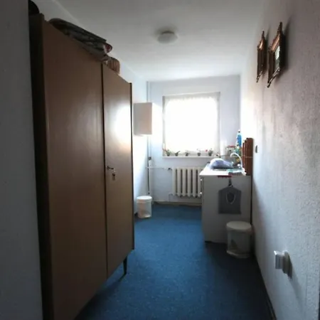 Flori - Ferienzimmer Im Haus Schulz-mann Mit Blick Zum Dornbusch, In Kwatera prywatna Kloster