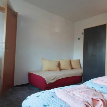 Flori - Ferienzimmer Im Haus Schulz-mann Mit Blick Zum Dornbusch, In